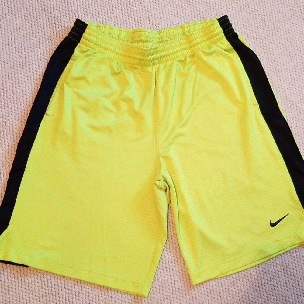 Mens Nike Pocket Shorts Size Large 100% Polyester